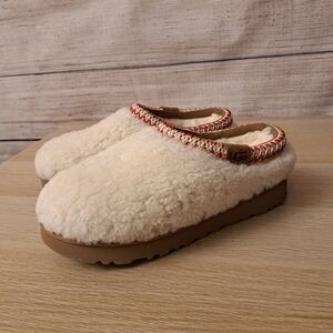 UGG Women's Cozy Shearling Clog - Cream